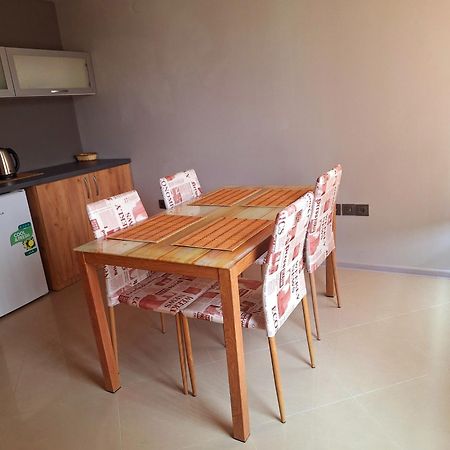 Студия И Стаи За Гости -Жк Пентагон Kŭrdzhali Extérieur photo