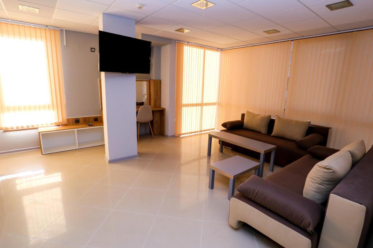 Студия И Стаи За Гости -Жк Пентагон Kŭrdzhali Extérieur photo