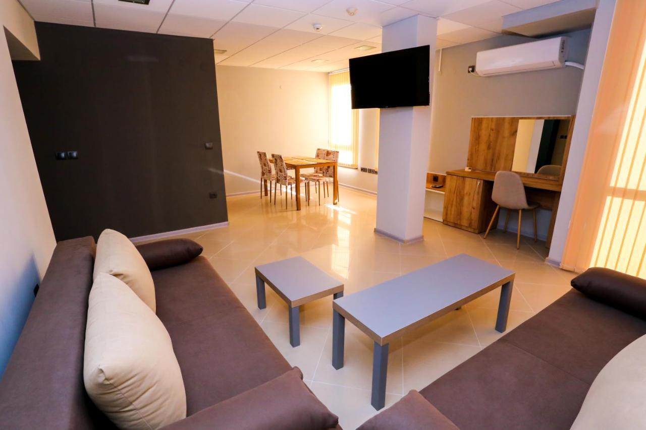 Студия И Стаи За Гости -Жк Пентагон Kŭrdzhali Extérieur photo